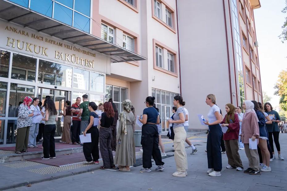 KPSS Heyecanı Başladı: Adaylar Sınav Maratonuna Çıktı