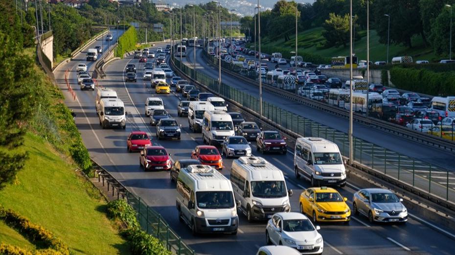 Okulların Açılmasıyla İstanbul'da Trafik Yoğunluğu Artışta