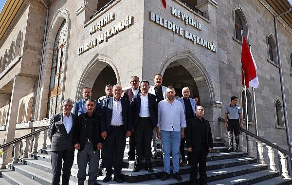 Nevşehir Belediye Başkanı Rasim Arı, Nevşehir Esnaf ve Sanatkarlar Odaları Birliği Başkanı Mehmet Pınarbaşı ve birliğe bağlı oda başkanlarını ağırladı – GÜNDEM