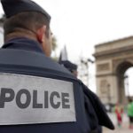 Fransa'da polis, bir sinagogu yakmaya çalıştığı iddia edilen bir adamı öldürdü