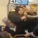 Kız öğrenciler tramvayda kavga etti!  – Türkiye'den son dakika haberleri