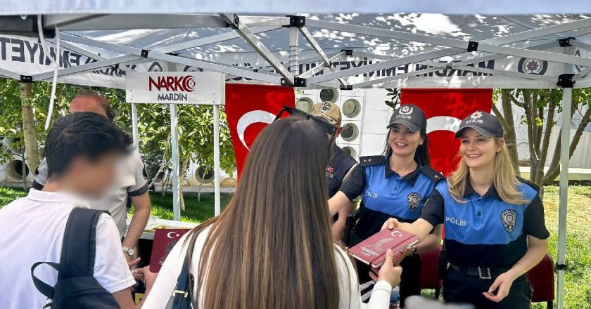 “Güvenli Geleceğe El Ele” projesi kapsamında Mardin'de stant açıldı