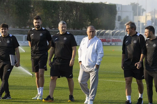 Fatih Terim, Eş Şebab’ın başında ilk antrenmanına çıktı –