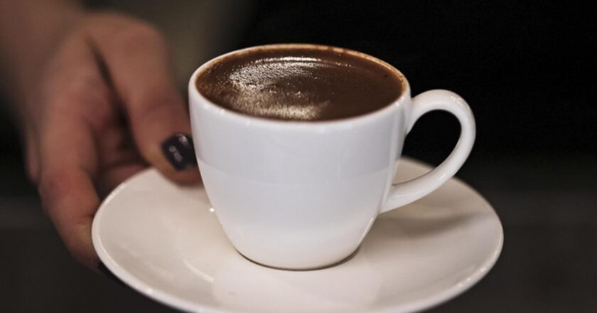 Tansiyon hastaları dikkat: Sabah kahvesi riskli olabilir!