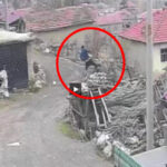 Eşine Saldırdı: Sopayla Vurdu, Yumrukladı ve Tekmeledi